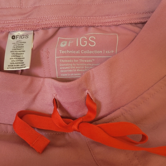 Figs chalk pink scrub set - Picture 8 of 8